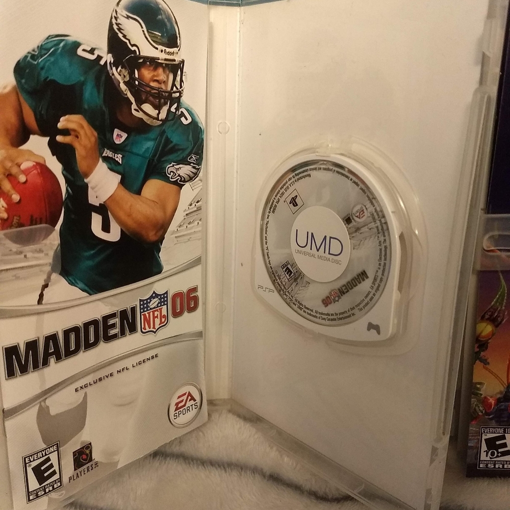 (2) PSP Games - Picture 2 of 5